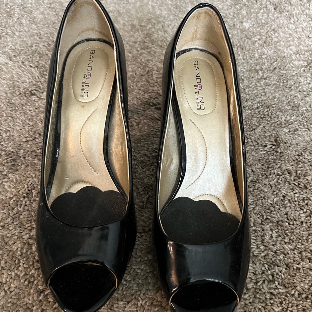Women’s size 8 patent leather heels